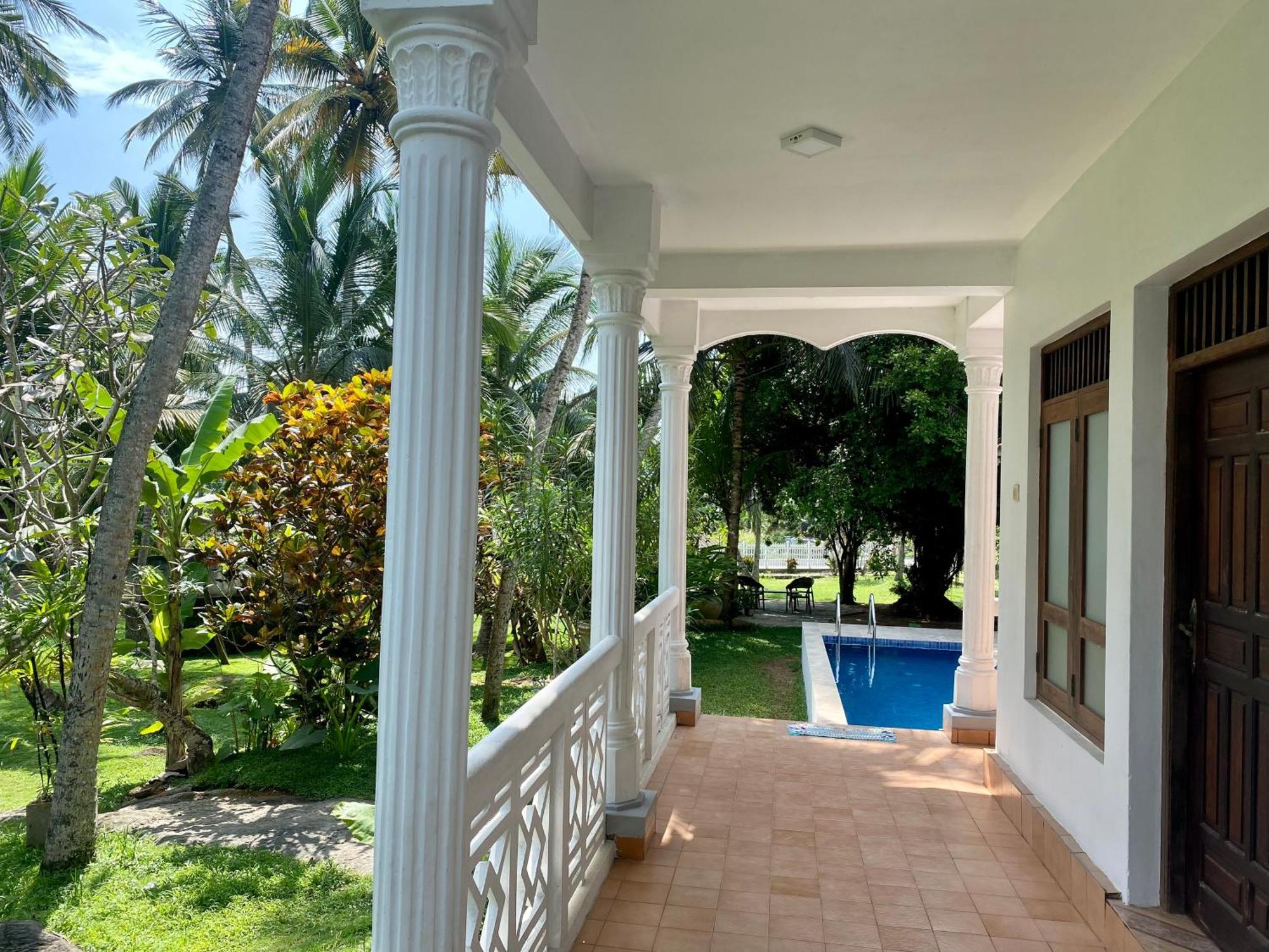 Villa Balapitiya Beach Exterior photo